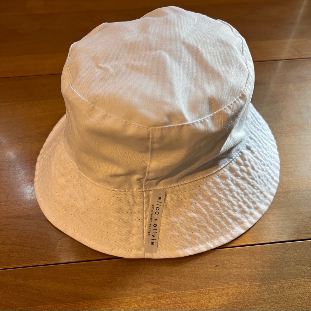 AO X FABFITFUN REVERSIBLE BUCKET HAT - Picture 6 of 8